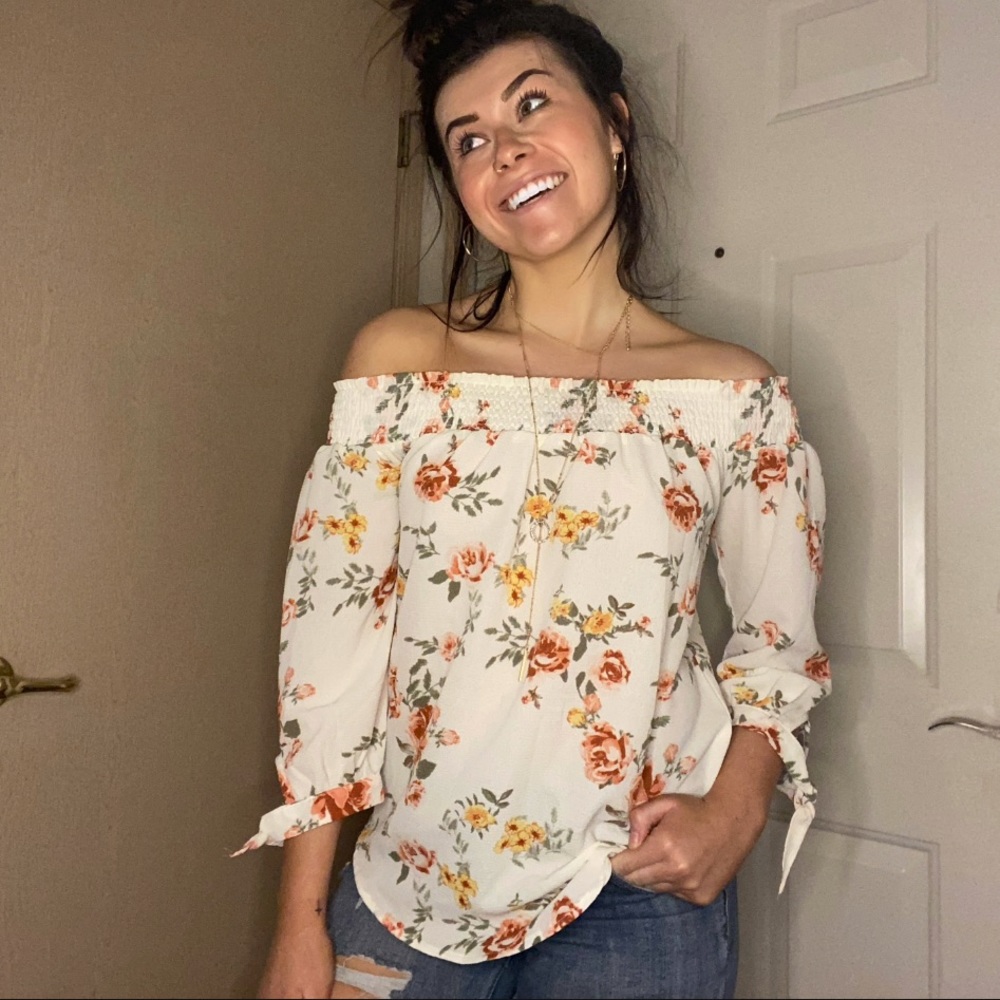 Off-Shoulder floral quarter sleeve